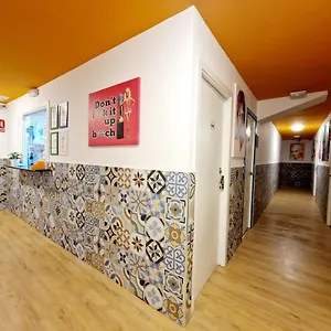 Arc House Hostal